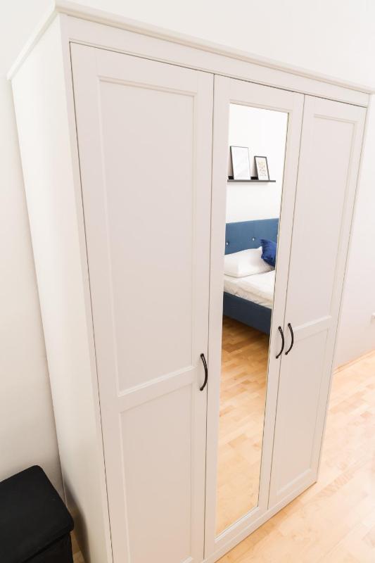 One-Bedroom Apartment image 2