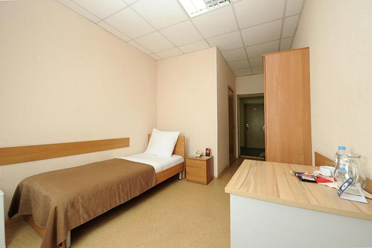 Standard Single Room image 3