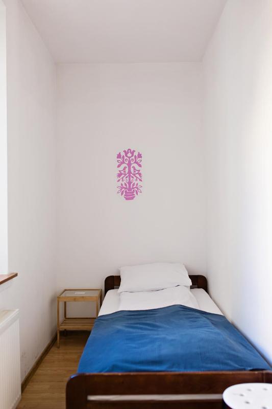 Single Room with Shared Bathroom image 4