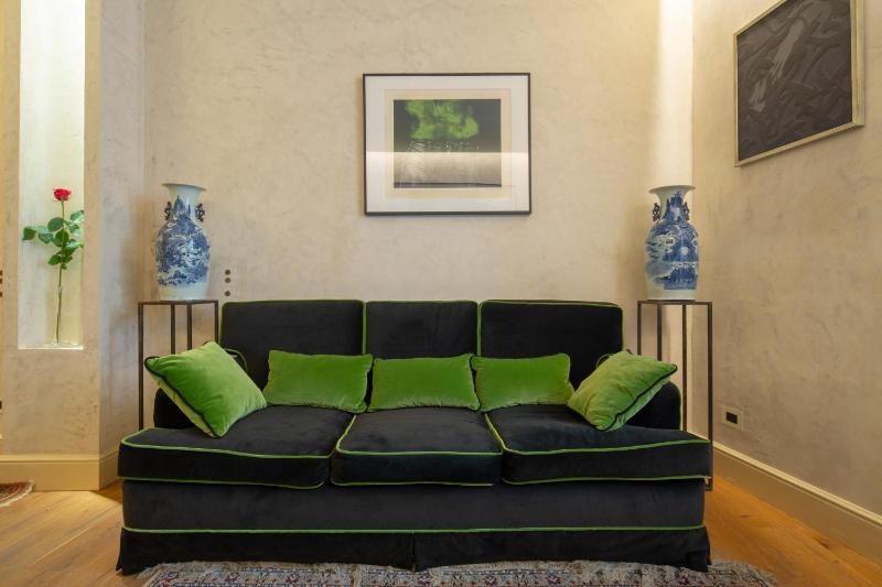 One-Bedroom Apartment image 2