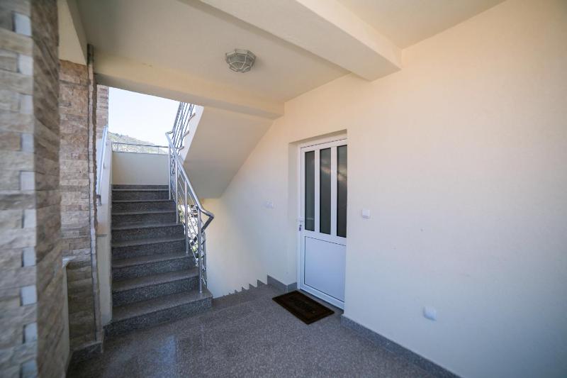 Three-Bedroom Apartment with Balcony image 4