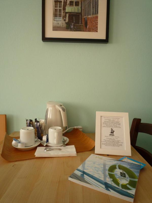 Double Room image 4
