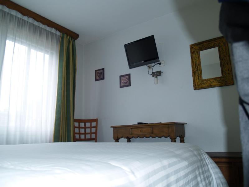 Double Room with Shower image 3