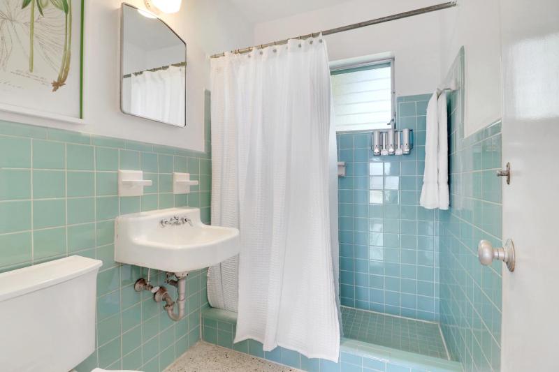Queen Suite image 2