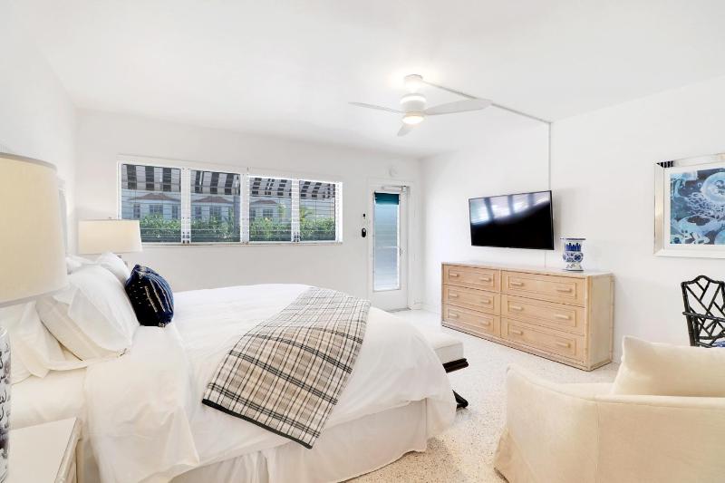 King Room image 3