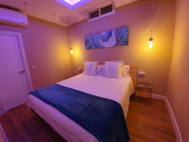One-Bedroom Apartment image 3