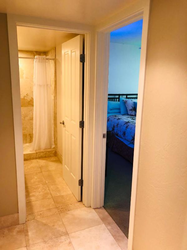 Kona Magic Honu Room - image 6