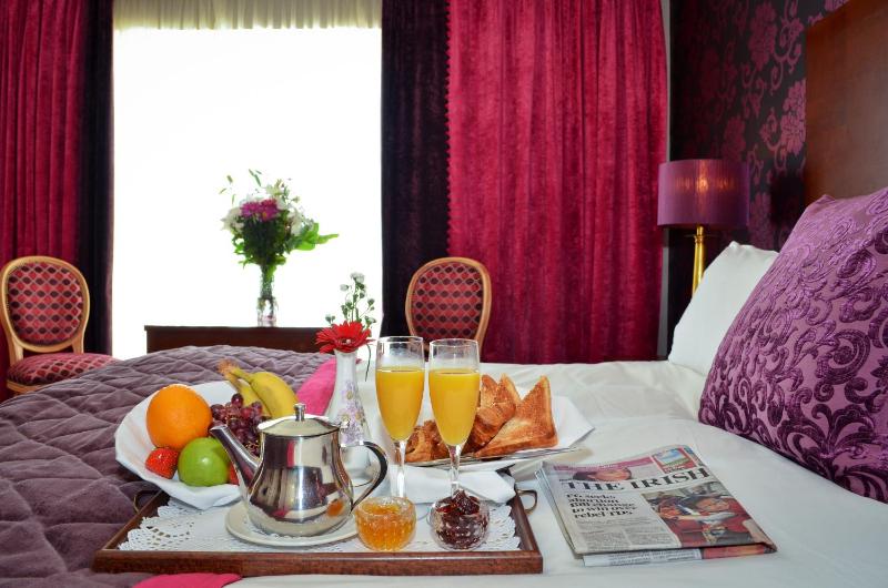 Standard Double Room image 2