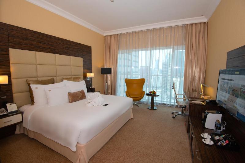 Deluxe King Room image 1