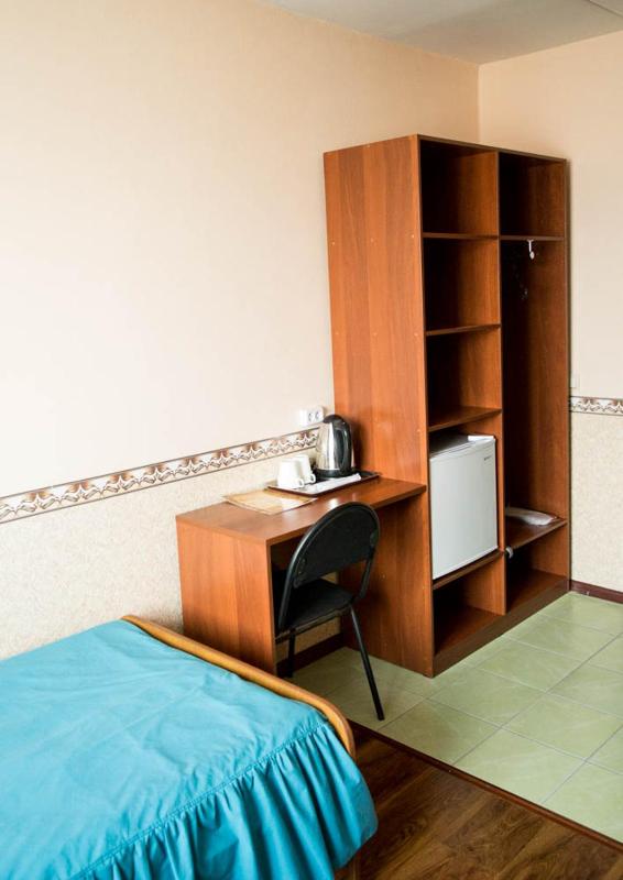 Twin Room image 2