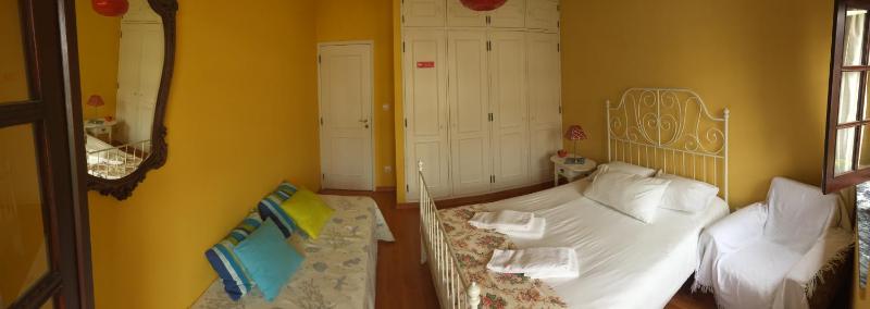 Standard Double Room with Shared Bathroom image 2