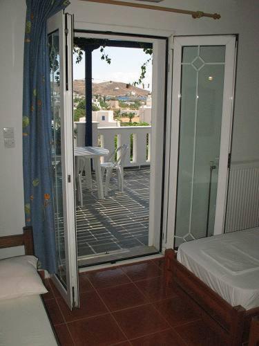 One-Bedroom Apartment image 3