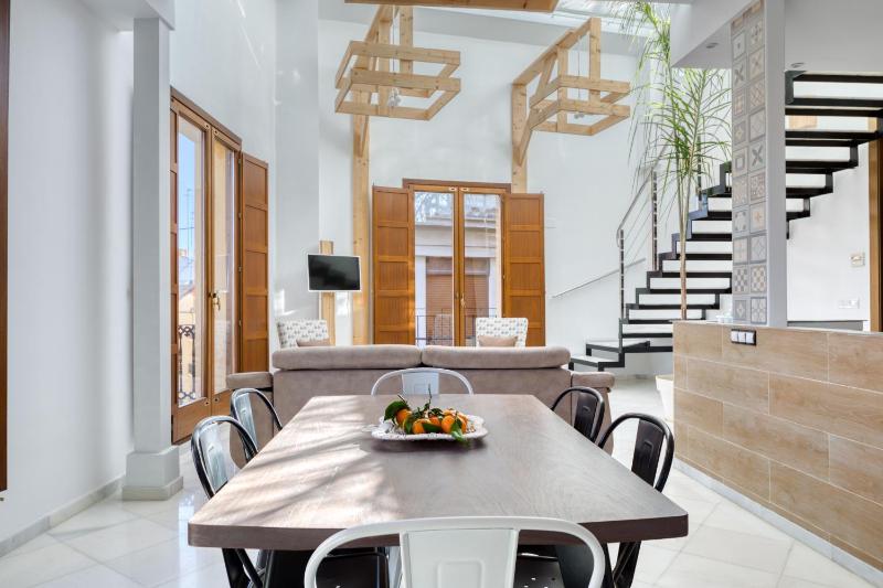 Deluxe Apartment - Split Level with Terrace image 4