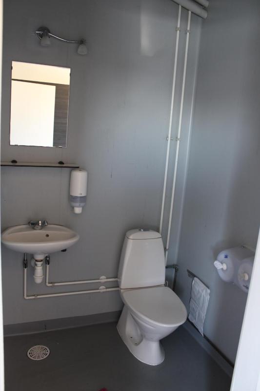 Twin Room with Bathroom image 3