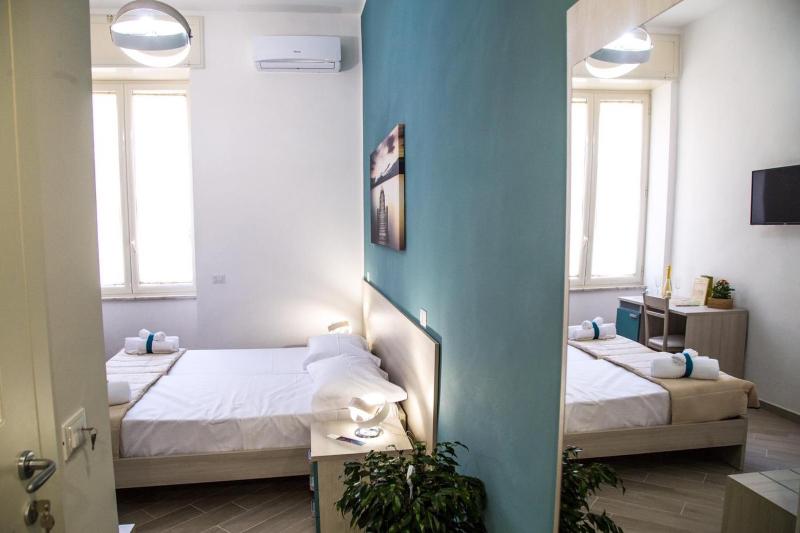 Deluxe Room image 3