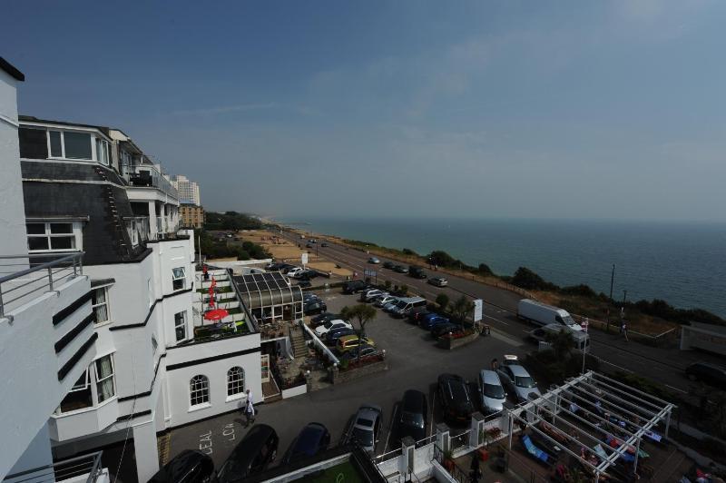 Superior Double Room with Ocean View & Balcony image 3