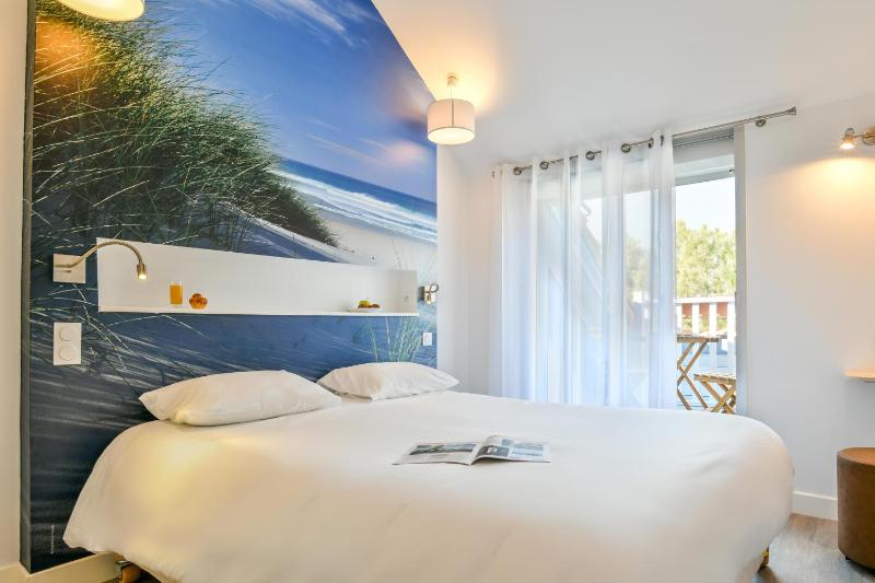 Superior Double or Twin Room with Terrace image 3