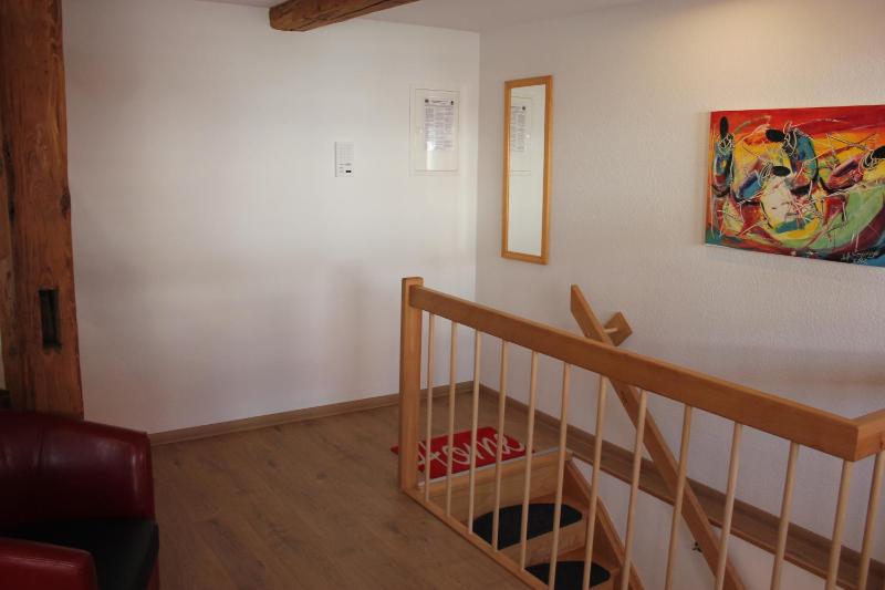 Three-Bedroom Apartment - Pass-through middle Bedroom image 3