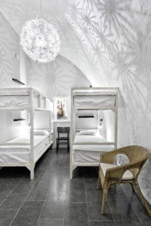 Bed in 4-Bed Dormitory Room image 1