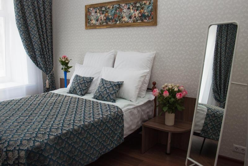 Large Double Room image 1