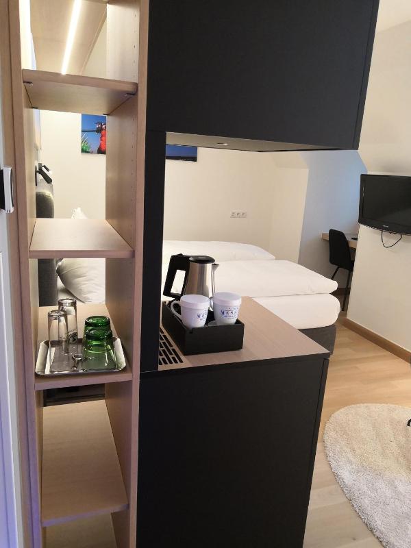 Deluxe Double or Twin Room image 4