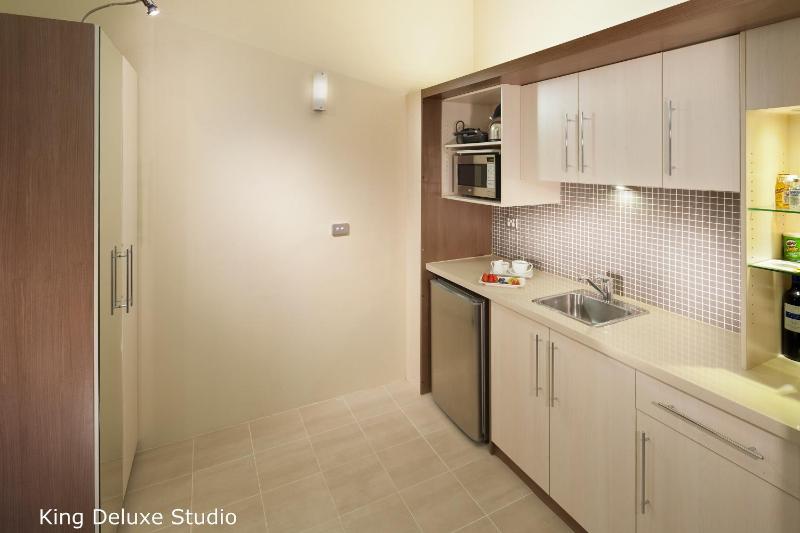 Deluxe Studio Apartment image 3