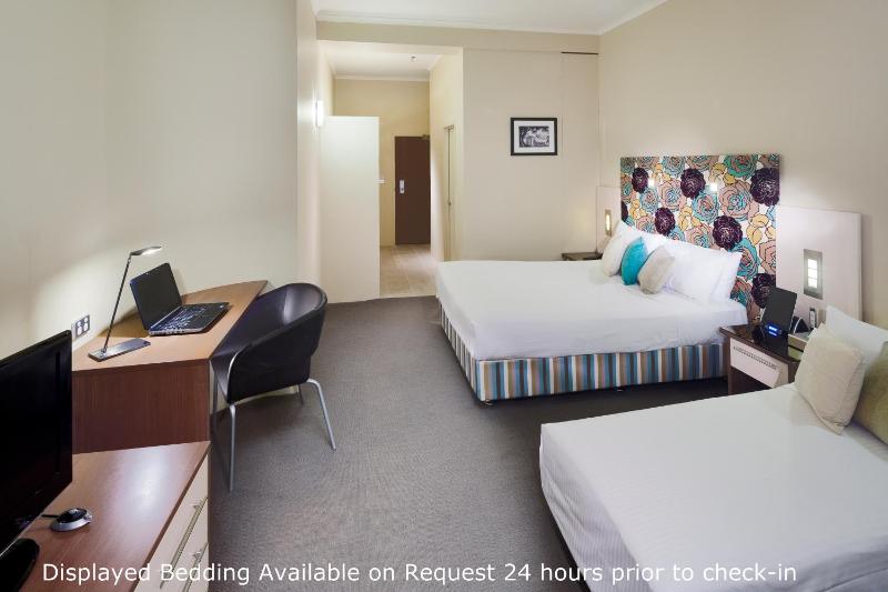 Deluxe Room, 1 Queen Bed image 2