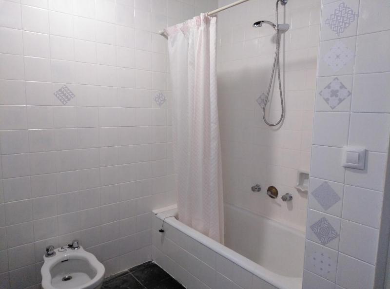 Standard Twin Room image 2