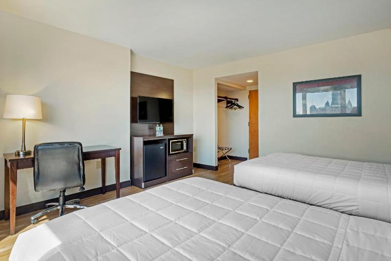 Premium Double Room with Two Double Beds - Non-Smoking image 3