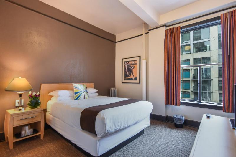 Moore Hotel - image 11