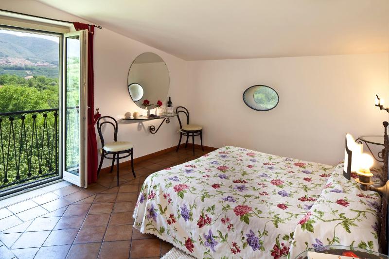 Classic Double or Twin Room image 2