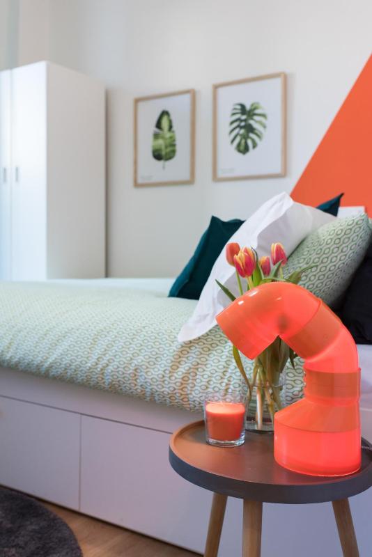 Deluxe Single Room with Balcony image 4