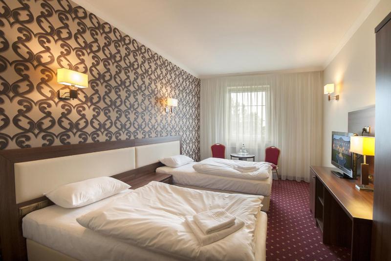 Double or Twin Room image 4