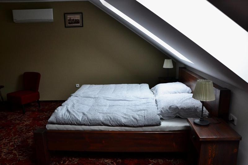 One-Bedroom Apartment image 2