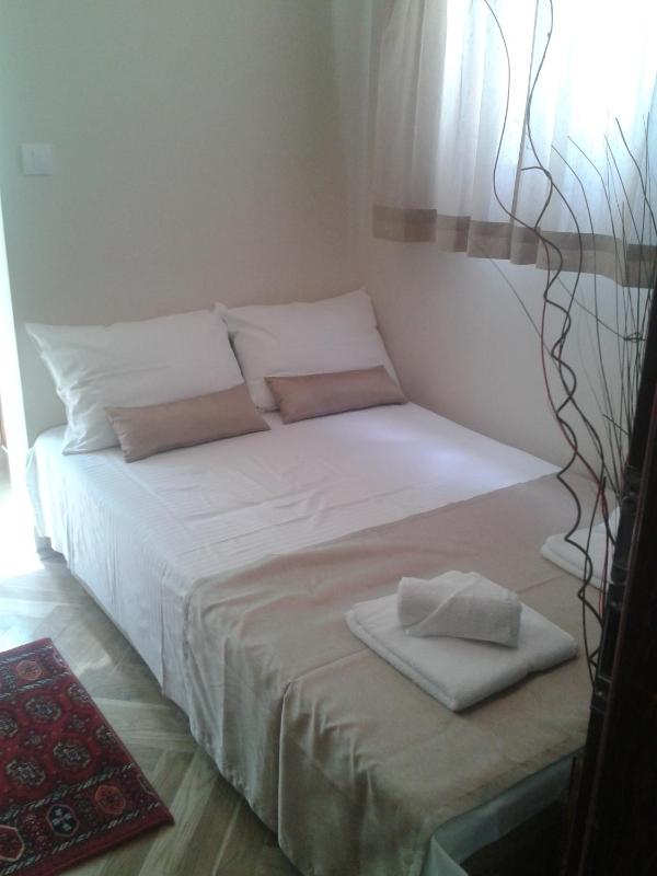 Single Room image 3