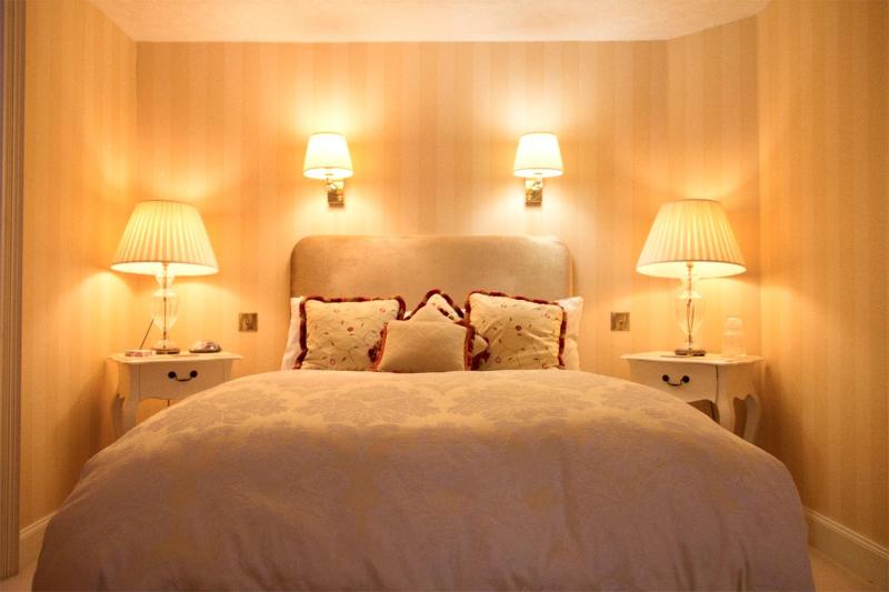 Classic Double or Twin Room image 4
