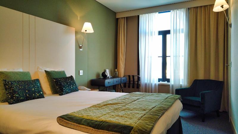 Twin Room with View image 4