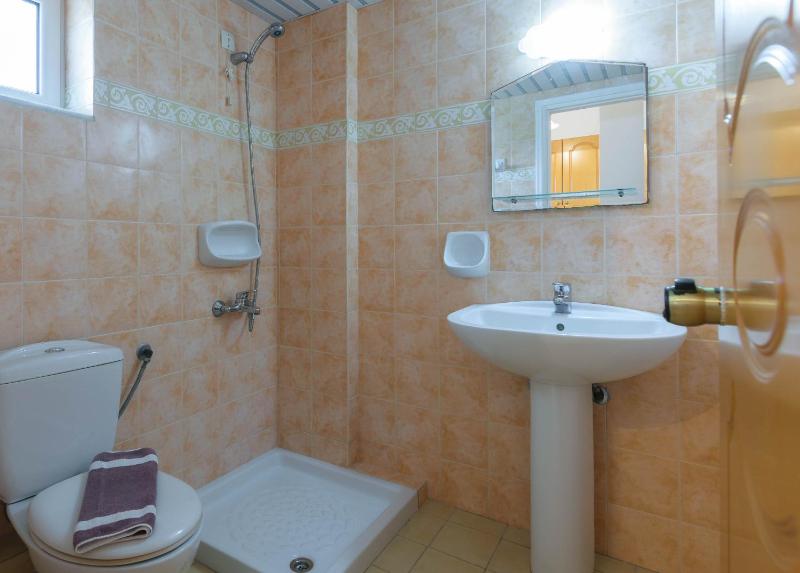 Triple Room with Balcony image 3