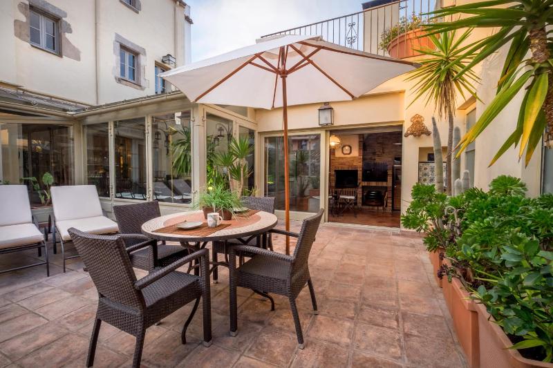 Apartment with Terrace image 1