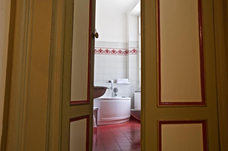 Deluxe Suite image 4