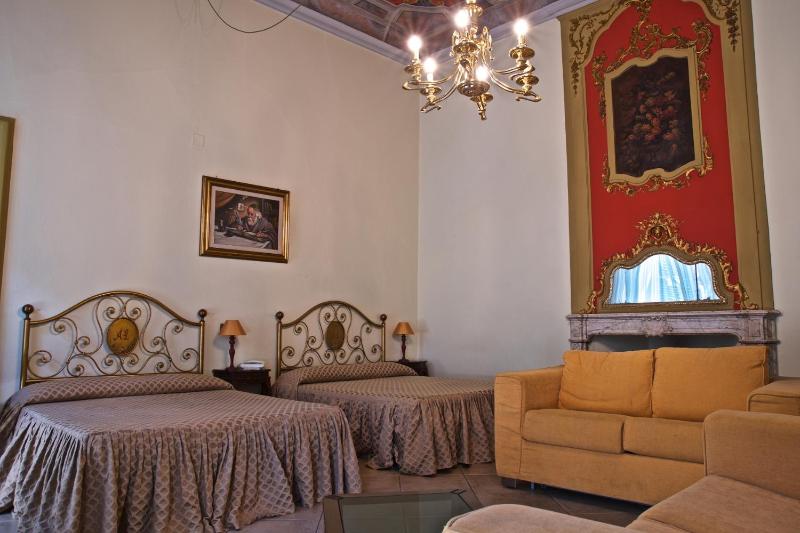 Deluxe Suite image 2
