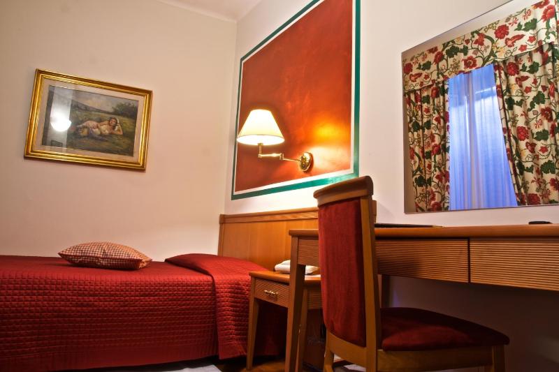 Comfort Single Room image 1