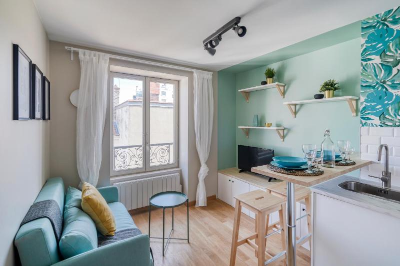 One-Bedroom Apartment image 1