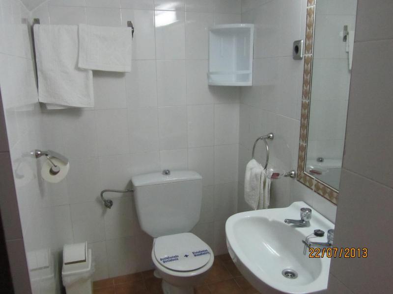 Single Room with Private External Bathroom image 2