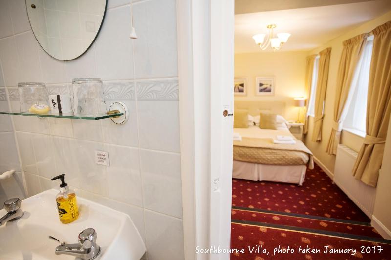 Superior Double Room image 4