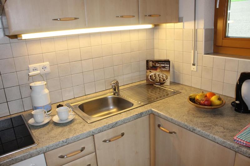 Small One-Bedroom Apartment with Balcony image 2