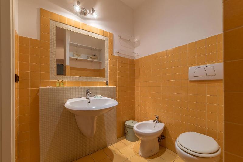 One-Bedroom Apartment image 3