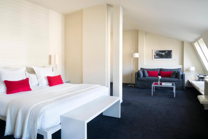 Master Suite image 3