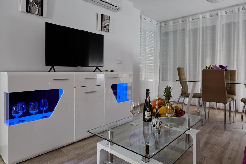Sonrisa Apartments - image 47