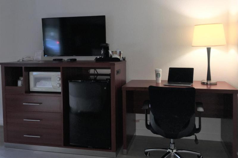 King Room image 3